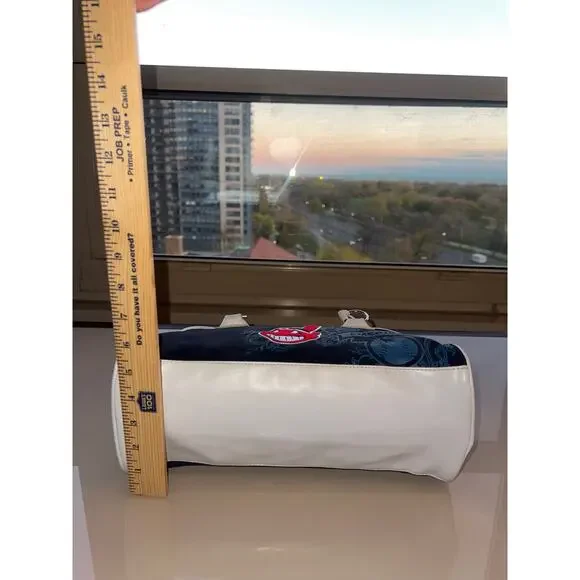 Cleveland Indians Women’s Handbag / Purse - Picture 6 of 15